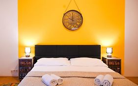 Cozy Apartment Spanish Riding School